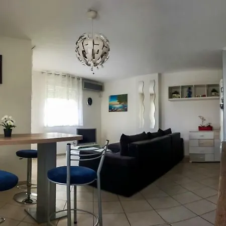 Apartman Paola *