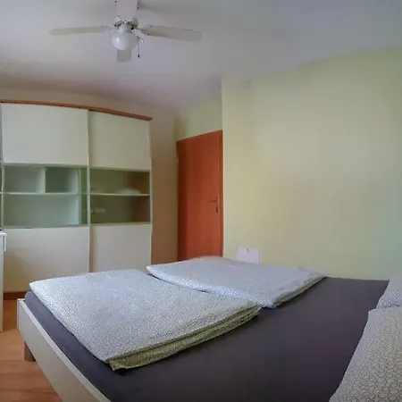 Apartman Paola アパート プーラ